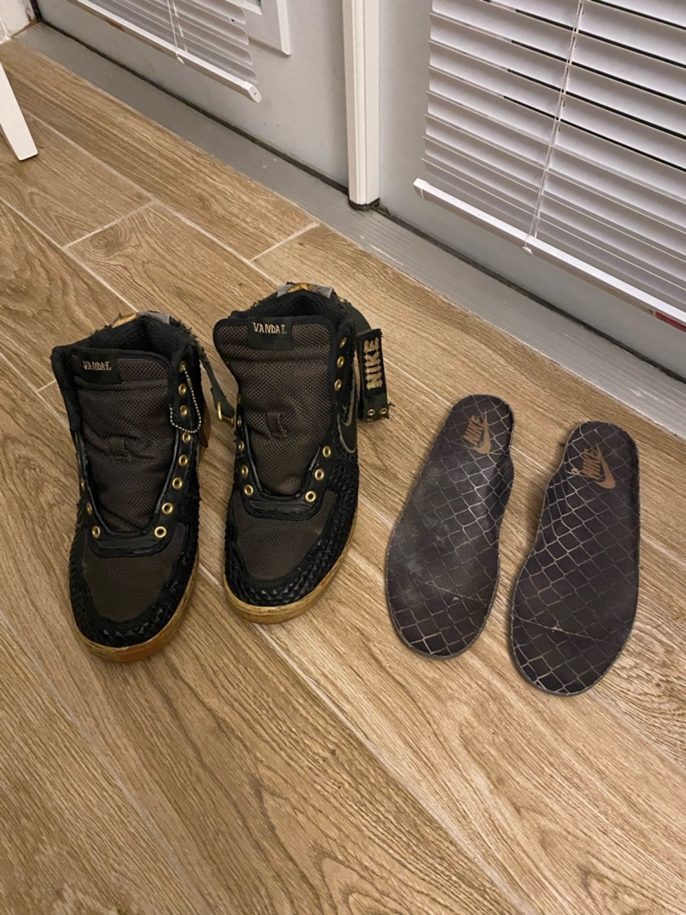 Nike Vandal Supreme EX Rock and Roll Pack READ